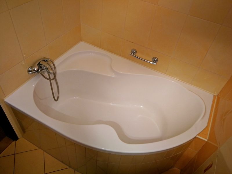 Modern Corner Bathtub